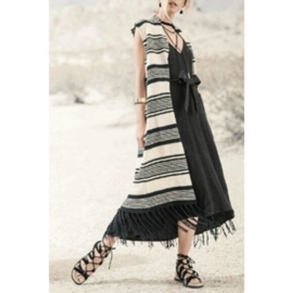 Moon River Long Vest Sweater Size M Beige Black Striped Knit Fringe Hem Boho - Picture 1 of 10